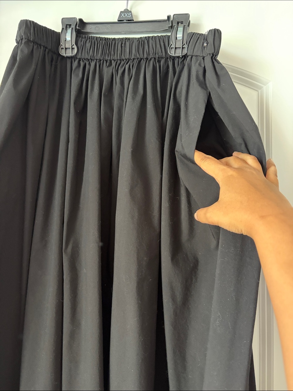 Classic Black Elastic-Waist Maxi Skirt - Picture 2 of 2